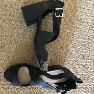 Kenneth Cole Hannon Criss Cross Shoes